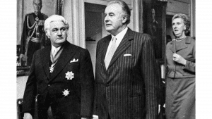 [img] Sir John Kerr and Gough Whitlam