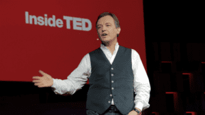 [img] Chris Anderson speaking on TED